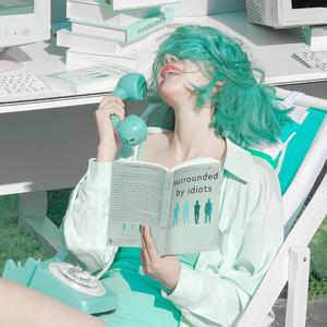 逆向雪花难同枝