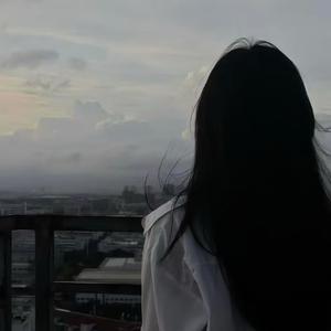 每场雨里找彩虹