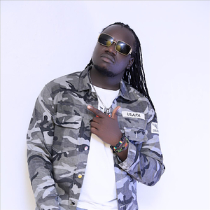 Be’ Yonce (feat. Jay Family)