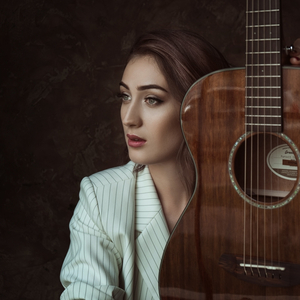 Не уходи, побудь со мною