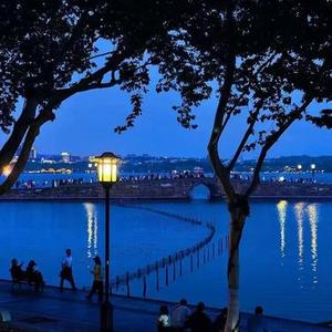 你是月亮我是路灯 (DJ黄周豪降速版)