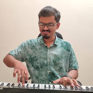 Pavizha Mazha