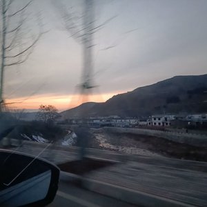 喜欢就是放肆但爱是克制