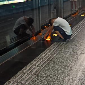 十一点半刚下班的我们