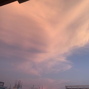 不值得（Prod.by ATTBeat）