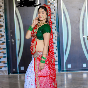mara dev dhani ki yahi pahchan hatha me phool kamal ko rakh