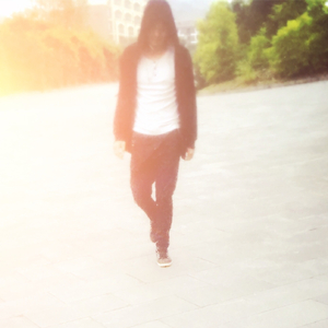 回不去的青春（伴奏）