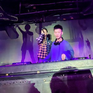 唐总-爱如潮水（remix）（DJ.Razeen. remix）