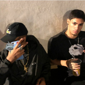 NO BAILE DA SERRA ESSA FODE MUITO