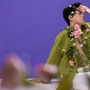 强颜欢笑是常态