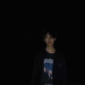 温酒入喉洒一身