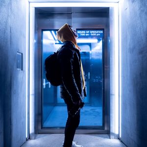 抚慰的电梯回忆