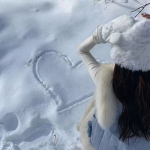 你那边天空飘着雪吗？