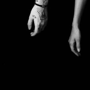 Держи меня за руку (feat. Шура Кузнецова)