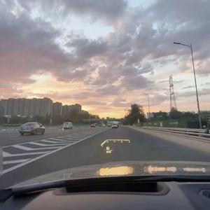 从月亮走向月亮