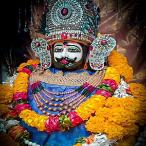 हम तो बाबा के भरोसे चलते है