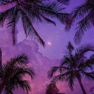 雨天公交站的等候