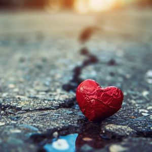 Мы погибаем, люди, без любви