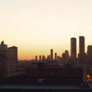 Stadt aus Rückenwind