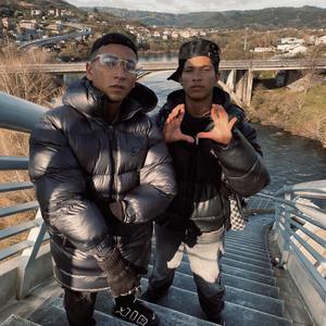 POSEERTE (feat. CATIRE)