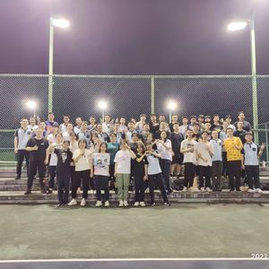 追光 去远方(南宁三中青山校区2020级班歌)