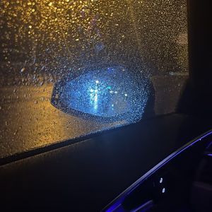 雨中漫步Walking In The Rain