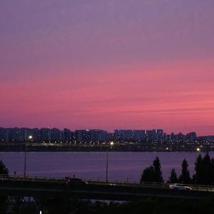 망설임도 괜찮은 밤