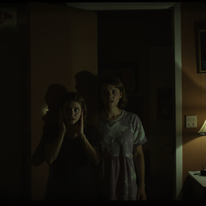 Когда хлопает дверь (песня из книги "НЕСЛОМЛЕННАЯ") (Русская версия)