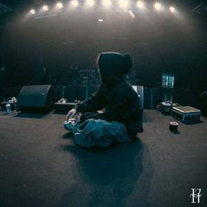 我还在等你（伴奏）