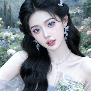 我闻着饼香 (来到了街中央)