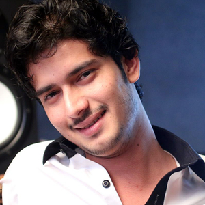 Roka de she da osanain zamanay mena