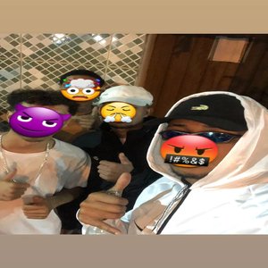 ELA BROTO NO V.A TODA CONTENTE