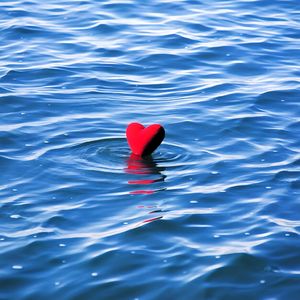 爱会死在海平面（prod.by EreubsNS)