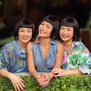 春風吻上我的臉 (Spring Breeze Kisses Me)