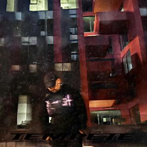 Bizarre (feat. Tkass)