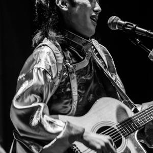 吟-对面的山坡上