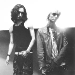 HOLD MY LIGHT (feat. chrisareyouokay)