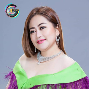 គេលេងភ្លេងហើយ