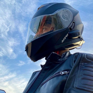 Agarrados de la mano