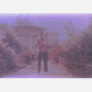 亲密又很陌生的人