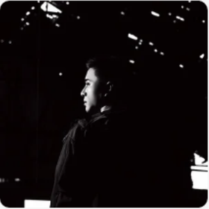 青春伴着硝烟飞