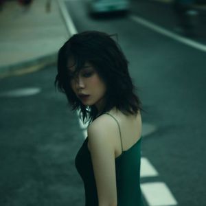 我失去了勇气，再也无法走近你