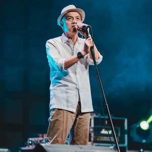 Santai Saja (Karaoke)