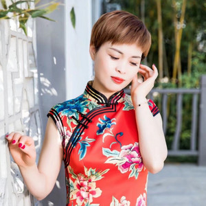 多情的泪水给了谁