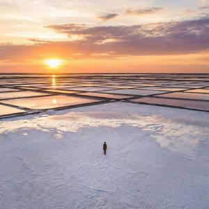 นาเกลือสอนหยัง (Low Tide)