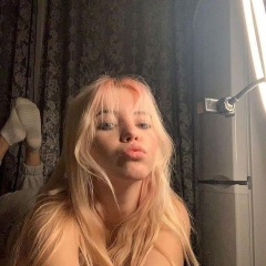 Sarıldığım Kişinin Şu Haline Bi Bakın