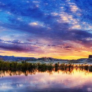 初醒梦畔的黎明幻景