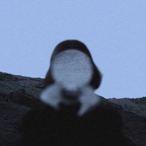 在图书馆居然看见了她