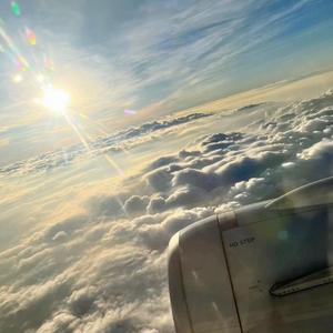 远飞高空.