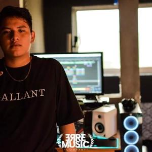 En Acción (feat. Leizu)